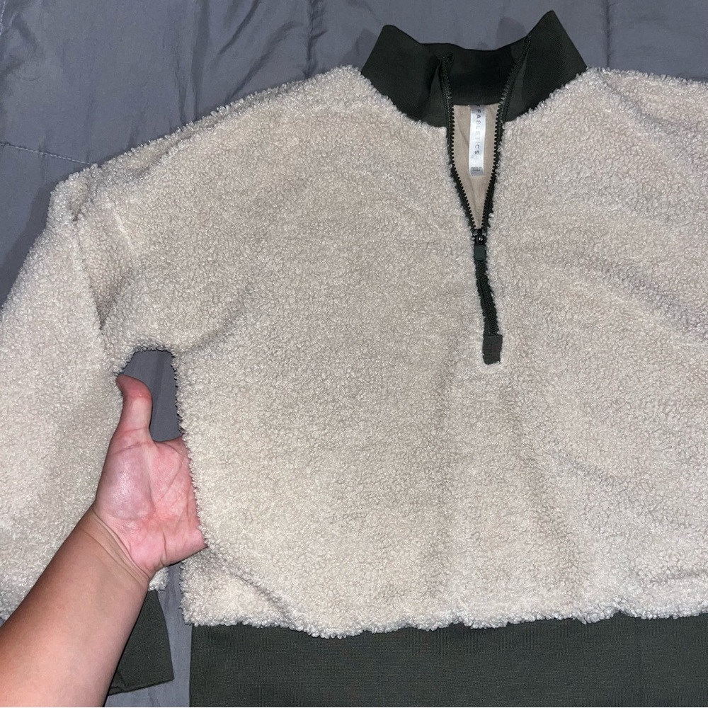 Fabletics Sherpa Half Zip - Picture 4 of 12